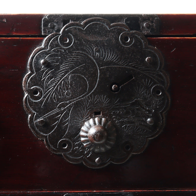 時代箪笥／庄内雪輪紋小箪笥　スタンド付き【SHOUNAI Small chest with metal stand】 [j1228]Japanese Antique Furniture
