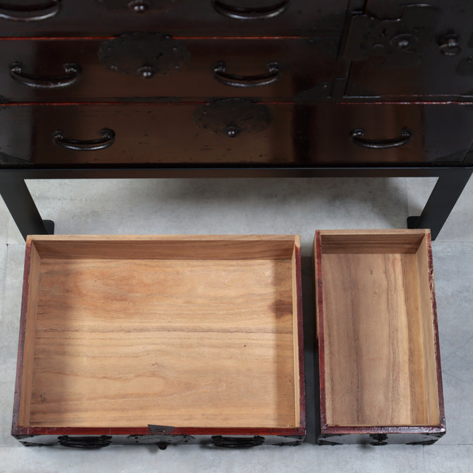 時代箪笥／庄内雪輪紋小箪笥　スタンド付き【SHOUNAI Small chest with metal stand】 [j1228]Japanese Antique Furniture