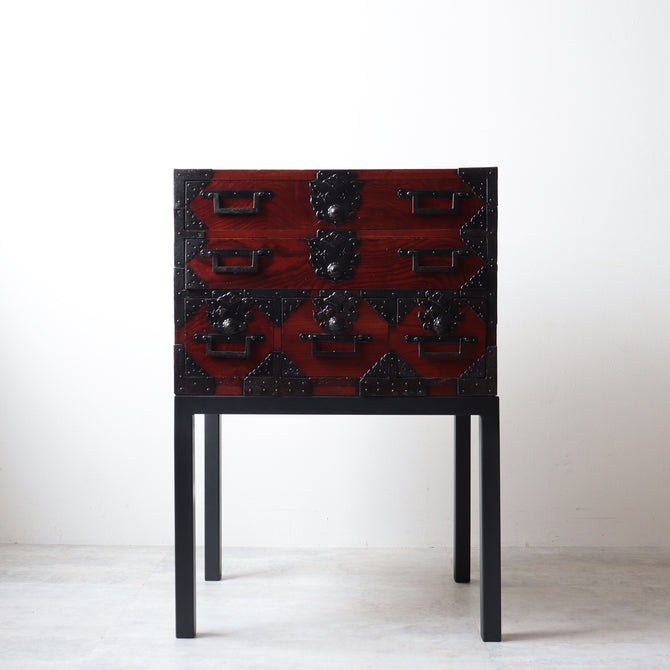 時代箪笥／酒田船箪笥　スタンド付き【FUNADANSU - sea chest with metal stand】 [j1229]　Japanese Antique Furniture