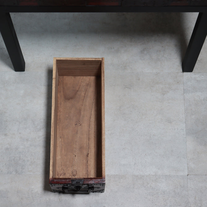 時代箪笥／酒田船箪笥　スタンド付き【FUNADANSU - sea chest with metal stand】 [j1229]　Japanese Antique Furniture