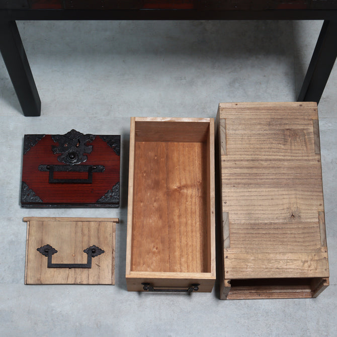 時代箪笥／酒田船箪笥　スタンド付き【FUNADANSU - sea chest with metal stand】 [j1229]　Japanese Antique Furniture