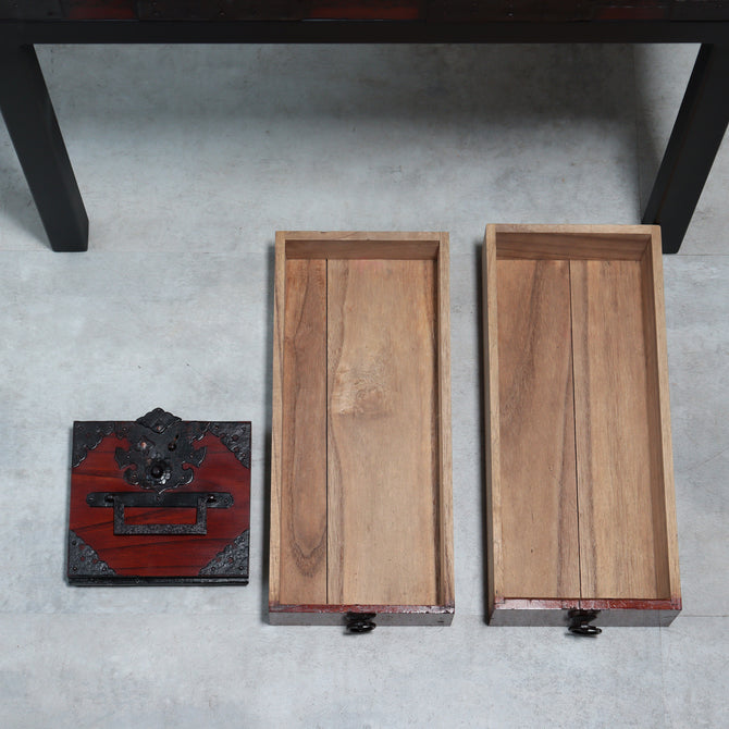 時代箪笥／酒田船箪笥　スタンド付き【FUNADANSU - sea chest with metal stand】 [j1229]　Japanese Antique Furniture