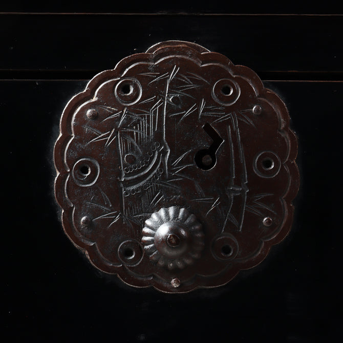 時代箪笥／庄内衣裳箪笥　スタンド付き【Shounai clothing chest with metal stand】 [j1231]Japanese Antique Furniture