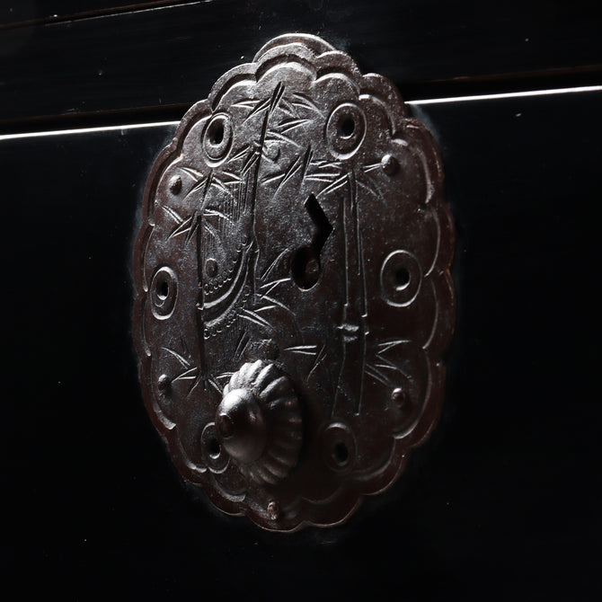 時代箪笥／庄内衣裳箪笥　スタンド付き【Shounai clothing chest with metal stand】 [j1231]Japanese Antique Furniture