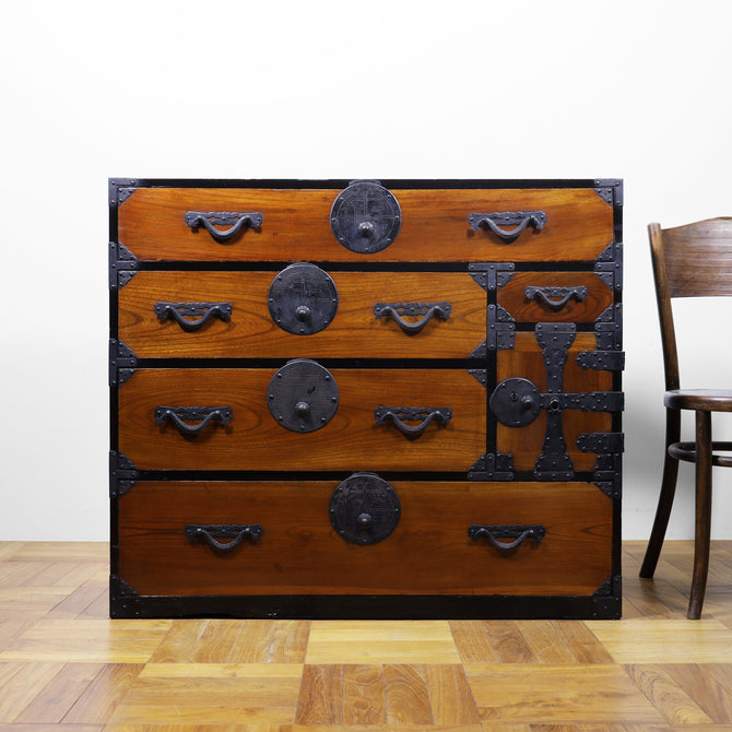 時代箪笥／米沢丸福紋衣裳箪笥【YONEZAWA clothing chest】 [j1145]　Japanese Antique Furniture