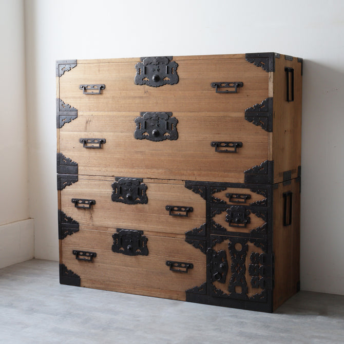 時代箪笥／総桐佐渡衣裳箪笥  [j1191]【 Sado clothing chest -Japanese antique furniture】