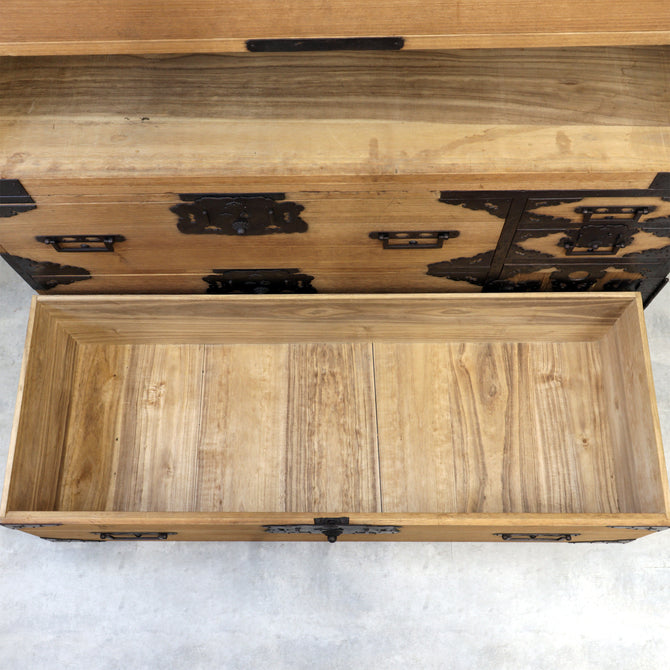 時代箪笥／総桐佐渡衣裳箪笥  [j1191]【 Sado clothing chest -Japanese antique furniture】