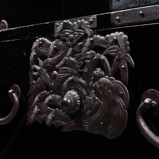 時代箪笥／黒塗閂付小箪笥　スタンド付き【Small chest with metal stand】 [j1193]　Japanese Antique Furniture