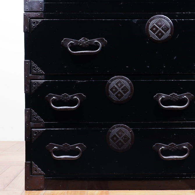 時代箪笥／黒塗庄内衣裳箪笥【SHONAI clothing chest】[j1152]　Japanese Antique Furniture