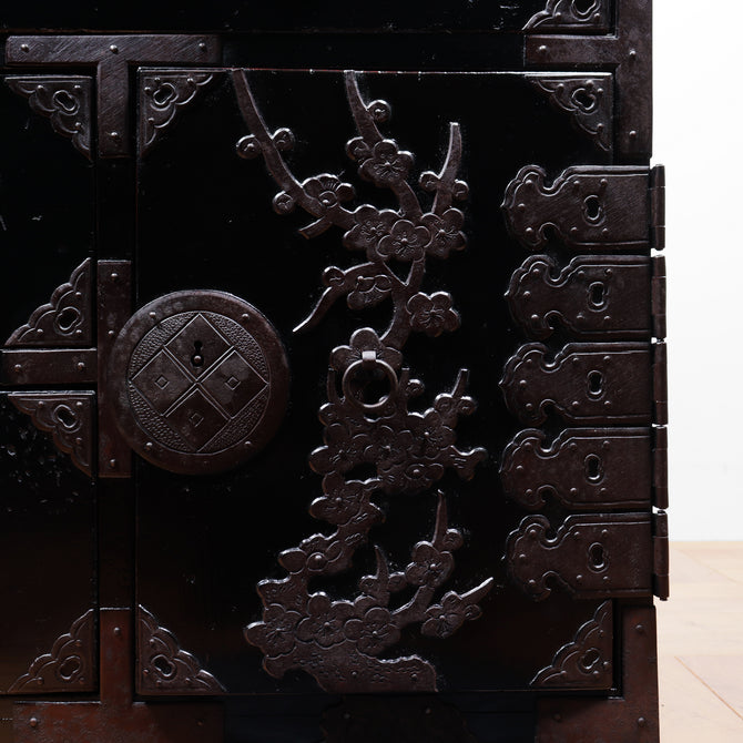 時代箪笥／黒塗庄内衣裳箪笥【SHONAI clothing chest】[j1152]　Japanese Antique Furniture