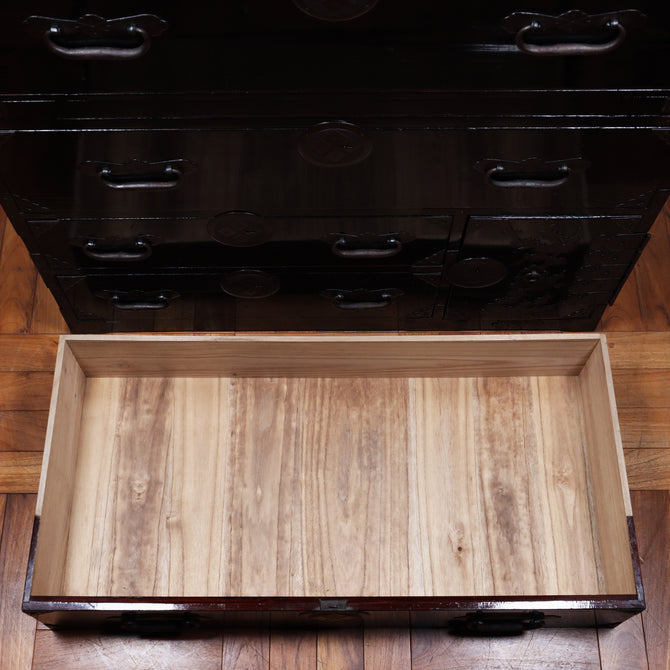 時代箪笥／黒塗庄内衣裳箪笥【SHONAI clothing chest】[j1152]　Japanese Antique Furniture