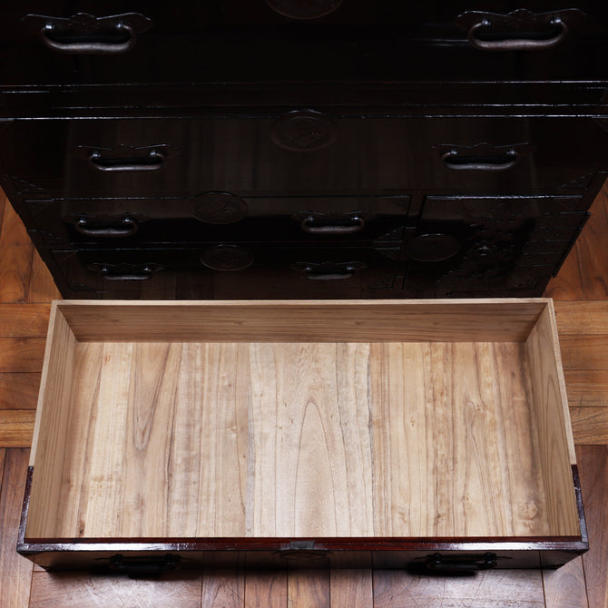 時代箪笥／黒塗庄内衣裳箪笥【SHONAI clothing chest】[j1152]　Japanese Antique Furniture
