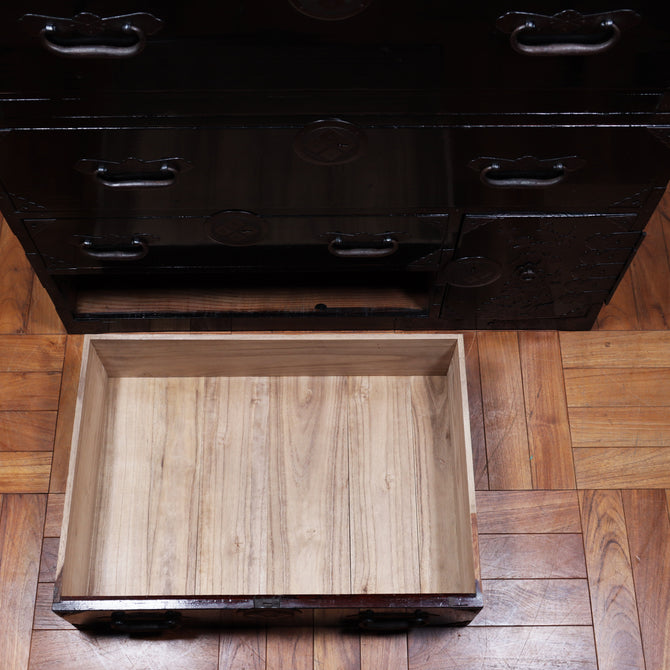 時代箪笥／黒塗庄内衣裳箪笥【SHONAI clothing chest】[j1152]　Japanese Antique Furniture