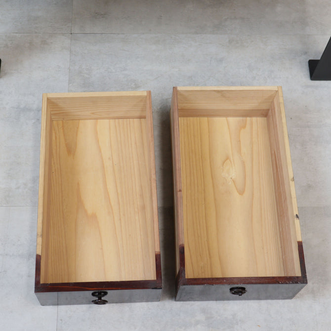 時代箪笥／黒塗閂付小箪笥　スタンド付き【Small chest with metal stand】 [j1195]　Japanese Antique Furniture