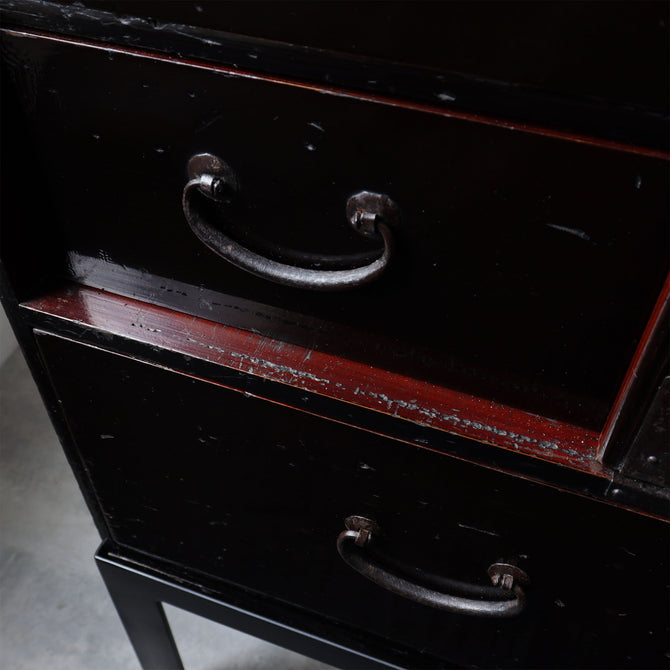 時代箪笥／黒塗閂付小箪笥　スタンド付き【Small chest with metal stand】 [j1195]　Japanese Antique Furniture