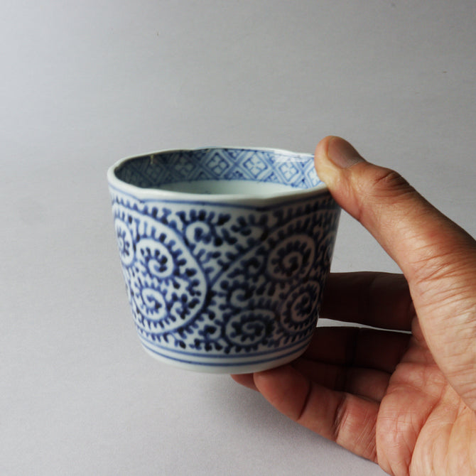 古伊万里蛸唐草紋様蕎麦猪口　1客【OLD IMARI SOBA CHOKO -soba noodle cup 1pc】[p0344]