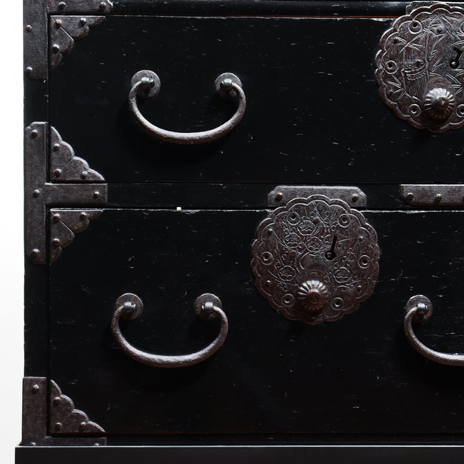時代箪笥／黒塗庄内小箪笥　スタンド付き【SHONAI small chest with metal stand】 [j1164]　Japanese Antique Furniture