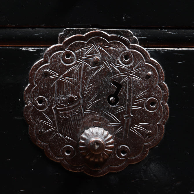 時代箪笥／黒塗庄内小箪笥　スタンド付き【SHONAI small chest with metal stand】 [j1164]　Japanese Antique Furniture