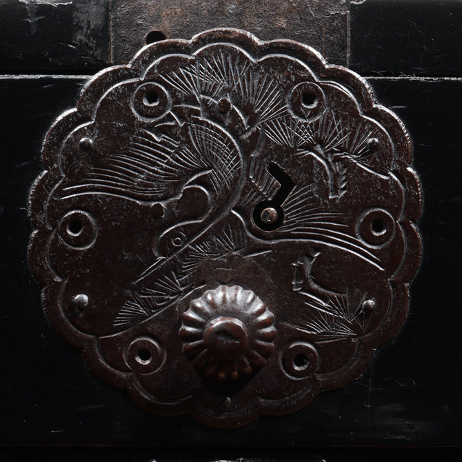 時代箪笥／黒塗庄内小箪笥　スタンド付き【SHONAI small chest with metal stand】 [j1164]　Japanese Antique Furniture