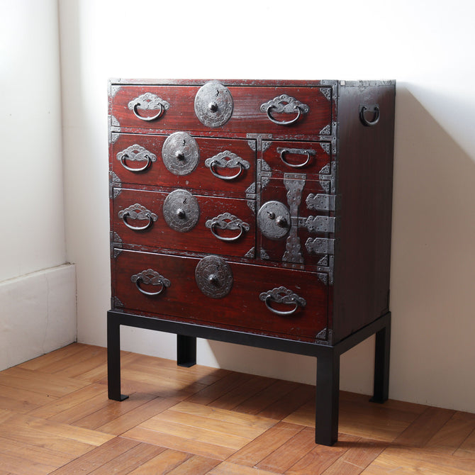 時代箪笥／桜紋金具米沢小箪笥 スタンド付き【Yonezawa small chest