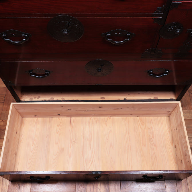 米沢桜紋衣裳箪笥【Yonezawa clothing chest 】 [j1092]