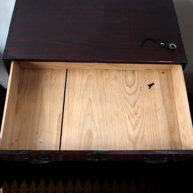 時代箪笥／桜紋金具米沢小箪笥　スタンド付き【Yonezawa small chest with metal stand】 [j1204]　Japanese Antique Furniture