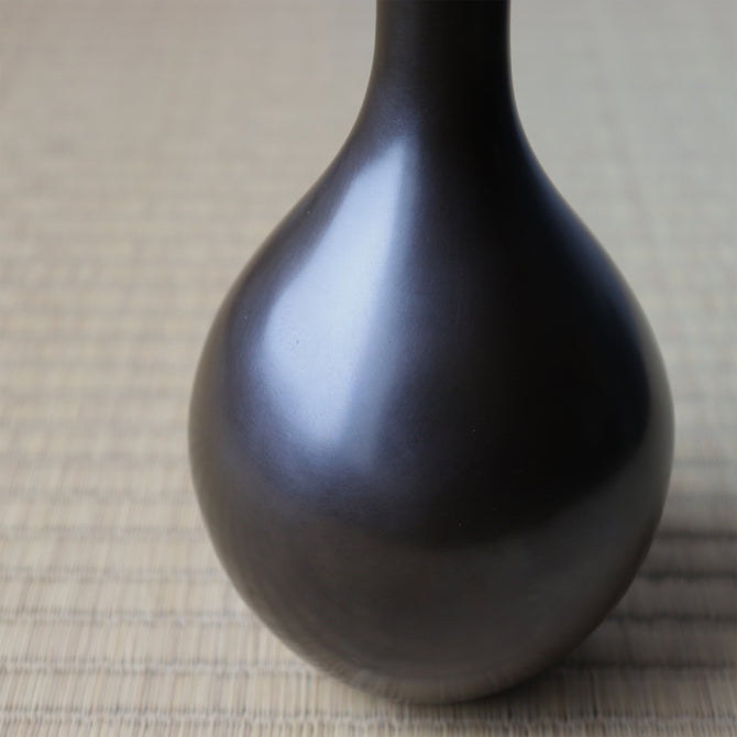 鋳銅　桃底花入　釜師堀山城家十二代　堀政晴作　【Bronze vase by Masaharu Hori】[k0585]