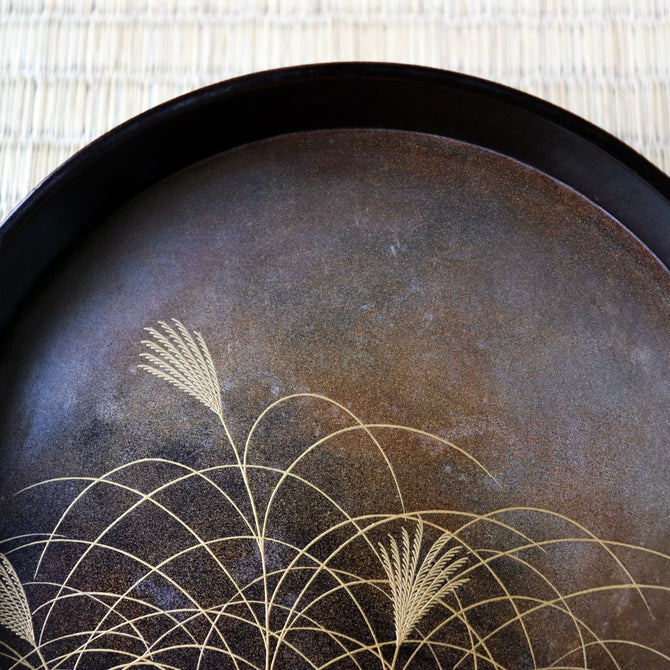 月薄蒔絵鏡巣　長野横笛【Mirror box with moon and silvergrass design by Outeki Nagano】 [k0373]