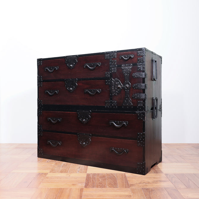 米沢兜金具衣裳箪笥【Yonezawa clothing chest 】 [j1098]