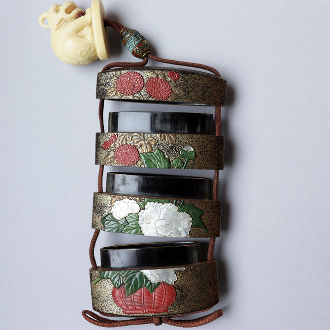 彫漆白蝶貝象嵌印籠【INRO (Medicine case) with Flower and Butterfly design 】[k0606]