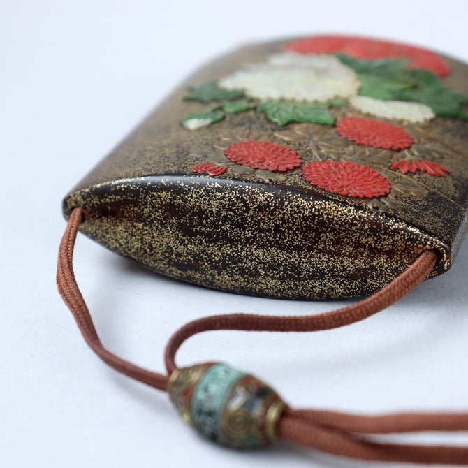 彫漆白蝶貝象嵌印籠【INRO (Medicine case) with Flower and Butterfly design 】[k0606]