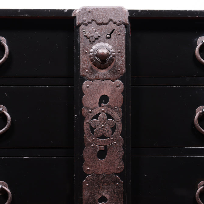 ◆ ご商談中- Sales pending ◆黒塗庄内閂付小箪笥　スタンド付き【SHONAI small chest with metal stand】 [j1102]