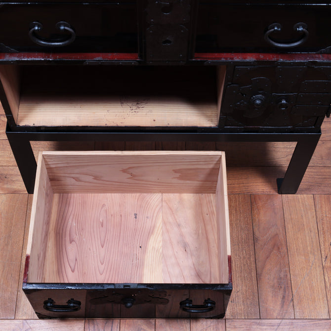 ◆ ご商談中- Sales pending ◆黒塗庄内閂付小箪笥　スタンド付き【SHONAI small chest with metal stand】 [j1102]