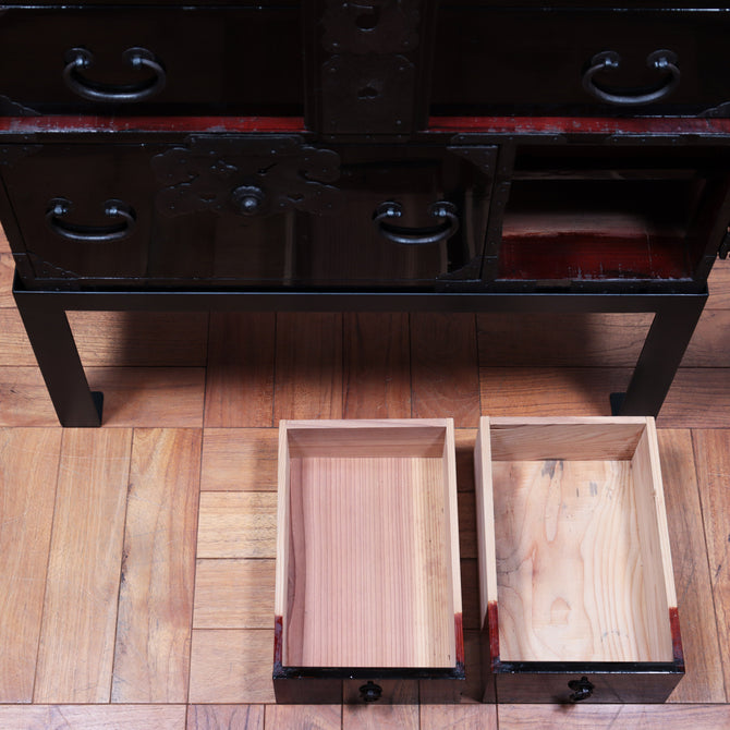 ◆ ご商談中- Sales pending ◆黒塗庄内閂付小箪笥　スタンド付き【SHONAI small chest with metal stand】 [j1102]