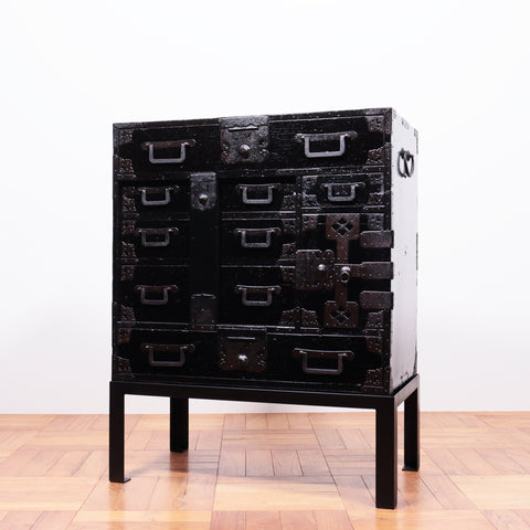 黒塗米沢閂付小箪笥　スタンド付き【YONEZAWA small chest with metal stand】 [j1103]