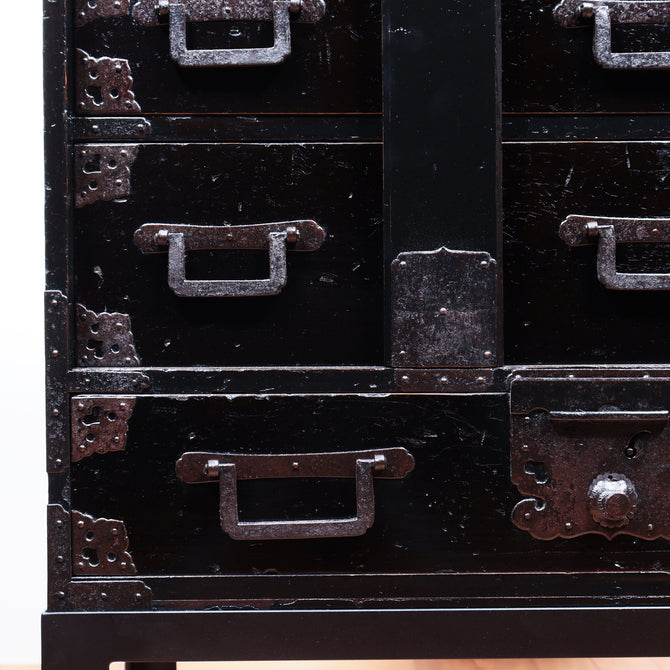時代箪笥／黒塗米沢閂付小箪笥　スタンド付き【YONEZAWA small chest with metal stand】 [j1103]　Japanese Antique Furniture