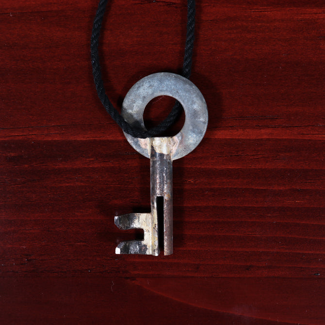 米沢桜紋衣裳箪笥　スタンド付き【Yonezawa clothing chest with metal stand 】 [j1106]