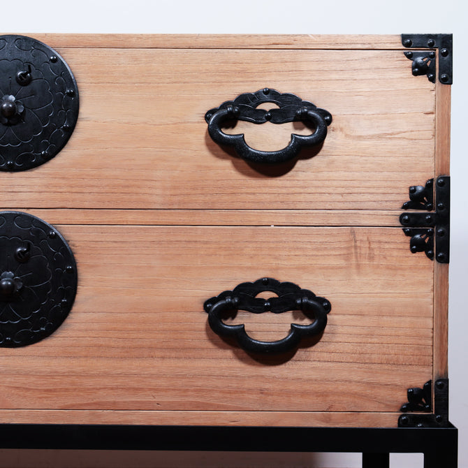 桐米沢桜紋衣裳箪笥　スタンド付き【KIRI YONEZAWA clothing chest with metal stand 】 [j1107]