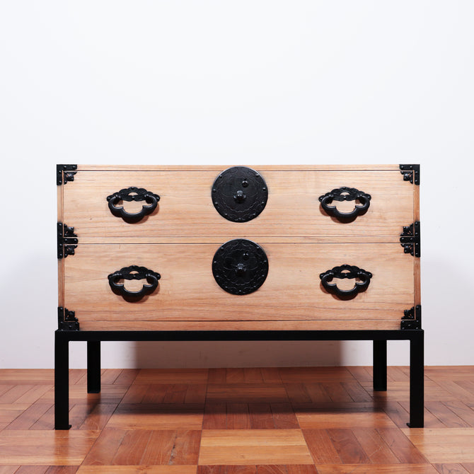 桐米沢桜紋衣裳箪笥　スタンド付き【KIRI YONEZAWA clothing chest with metal stand 】 [j1108]
