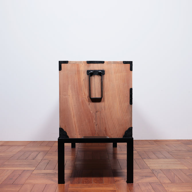 桐米沢桜紋衣裳箪笥　スタンド付き【KIRI YONEZAWA clothing chest with metal stand 】 [j1108]