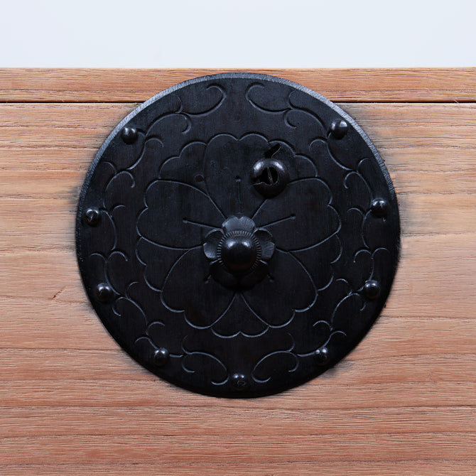 桐米沢桜紋衣裳箪笥　スタンド付き【KIRI YONEZAWA clothing chest with metal stand 】 [j1108]
