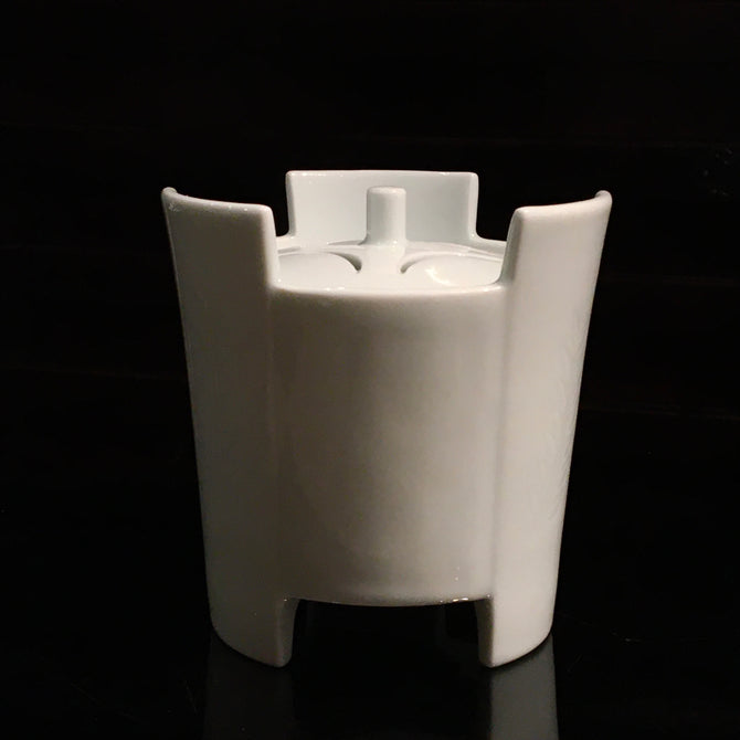井上萬ニ/白磁香炉【 White porcelain insence burner made by Inoue Manji 】 [k0414]