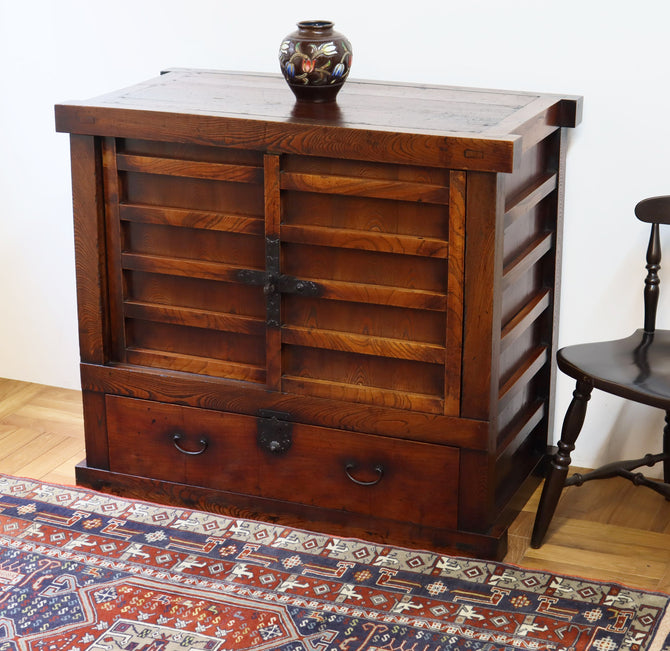 時代箪笥／欅米沢帳場箪笥【KEYAKI YONEZAWA maerchant chest】 [j0961]　Japanese Antique Furniture