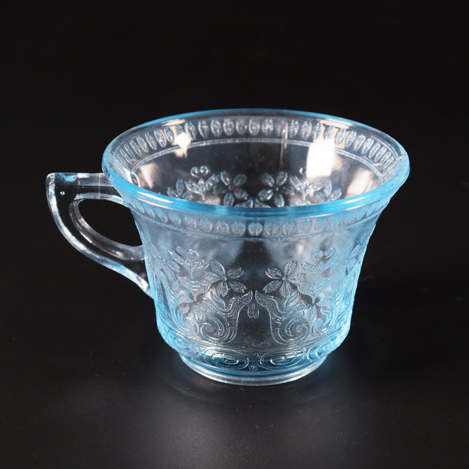 〈１客〉 桜に流水文ガラスカップ＆ソーサー [IZ772]【Glass cup and saucer, design of cherry blossoms floating on a river 】