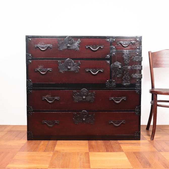 時代箪笥／米沢熨斗宝珠紋衣裳箪笥【YONEZAWA clothing chest】 [j1026]　Japanese Antique Furniture
