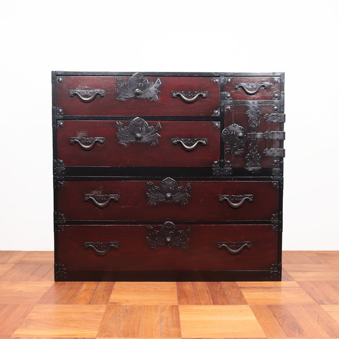 時代箪笥／米沢熨斗宝珠紋衣裳箪笥【YONEZAWA clothing chest】 [j1026]　Japanese Antique Furniture