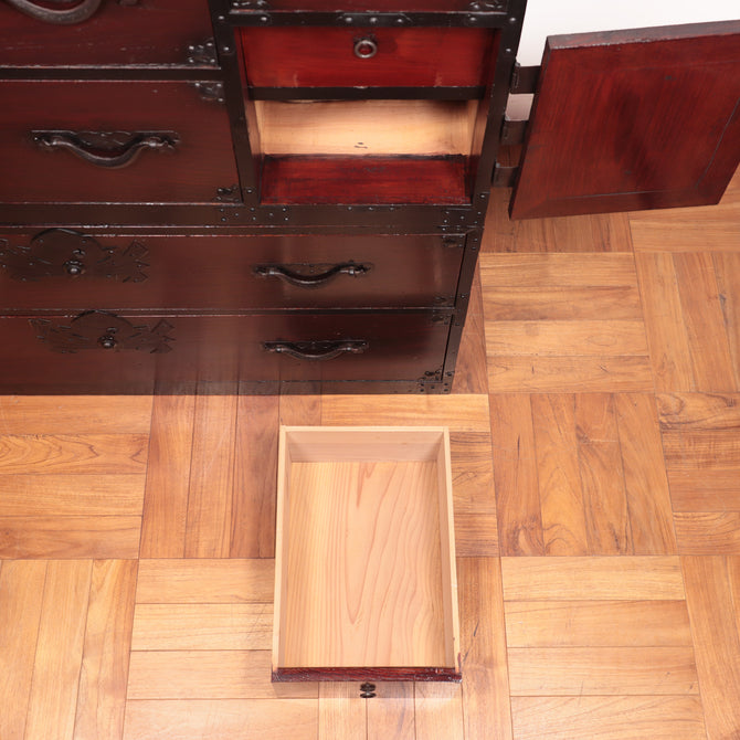 時代箪笥／米沢熨斗宝珠紋衣裳箪笥【YONEZAWA clothing chest】 [j1026]　Japanese Antique Furniture