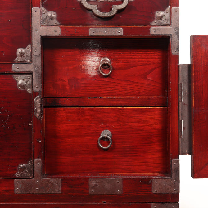 時代箪笥／米沢桜紋衣裳箪笥【YONEZAWA clothing chest】 [j1031]　Japanese Antique Furniture