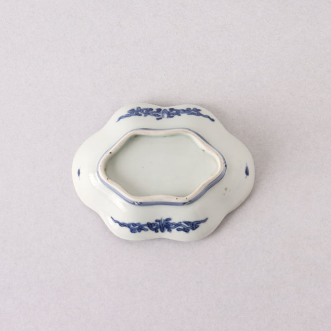 藍柿右衛門 変形小皿 [p0272]<br><五客揃い>