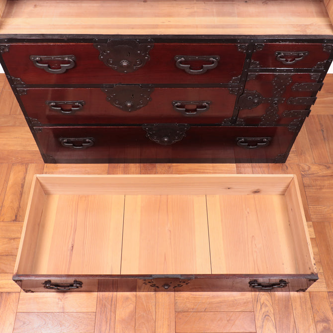 米沢兜金具衣裳箪笥【Yonezawa clothing chest】[j1035]